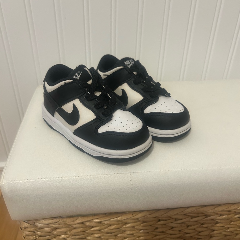 Toddler nike sneakers